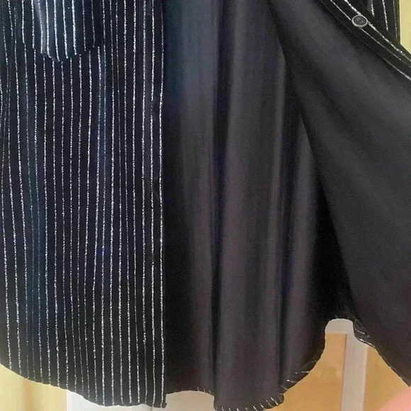 🎥⭐️⭐️🎥  Gorgeous 🎥⭐️⭐️🎥Blazer long sleeve with vertical shining lines - Picture 5 of 9